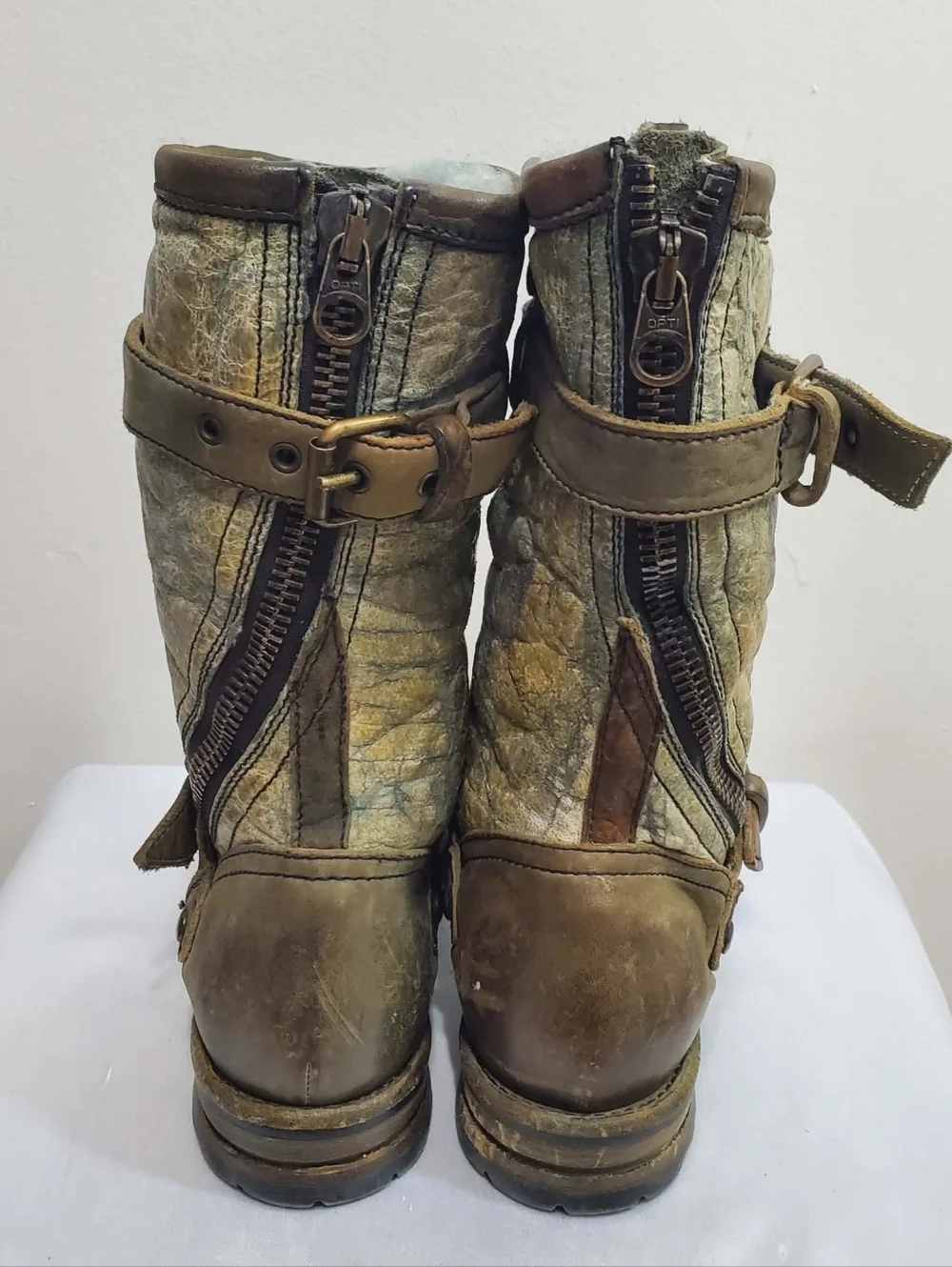 UGG Green Leather Shearling-Lined Mid Boots 7 - Picture 6 of 14